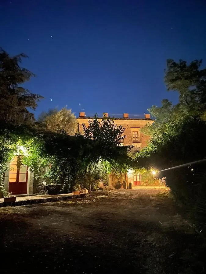 Alloggio per agriturismo Villa la Rocca delle Rose Zafferana Etnea